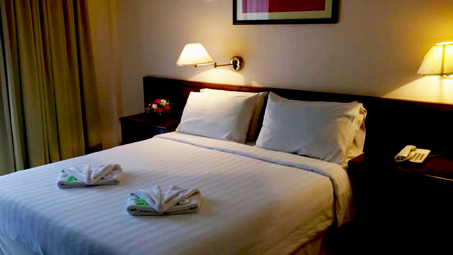 Borneo Paradise beach Hotel-bed