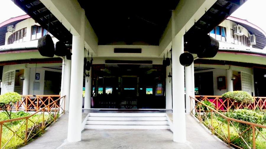 Borneo Paradise beach Hotel-front view