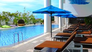Le Meridien Kota Kinabalu Hotel-relax outdoor pool