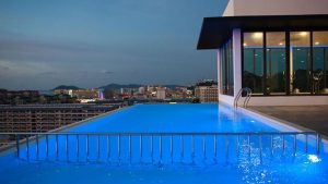 Sky Hotel in Kota Kinabalu - Pool